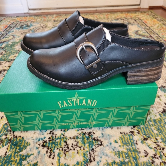 NIB Eastland Black Slip-On Clogs Mules, Size 8.5M Bohemian Trendy Chunky - Picture 3 of 10